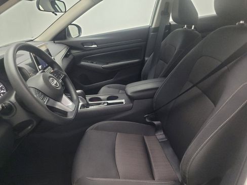 Used 2025 Nissan Altima 2.5 SV FWD image 17