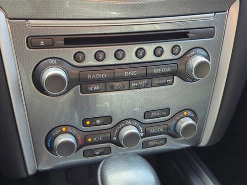 Used 2018 Nissan Pathfinder SL image 19