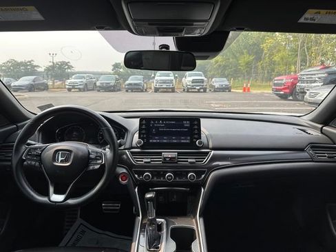 Used 2018 Honda Accord Sport image 25