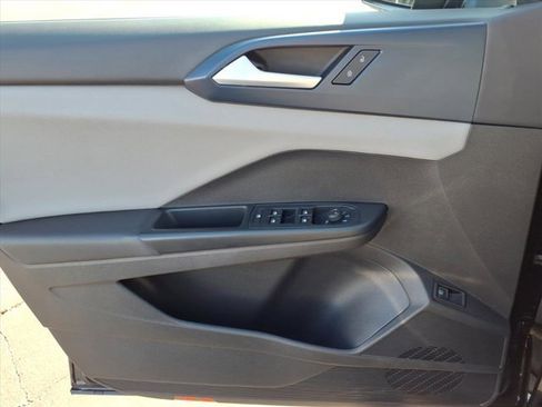 Used 2022 Volkswagen Taos SE image 22