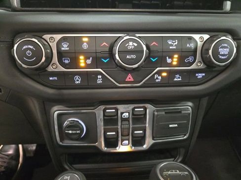 New 2026 Jeep Gladiator Sport image 19