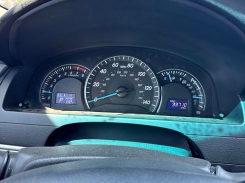 Used 2014 Toyota Camry LE FWD image 8