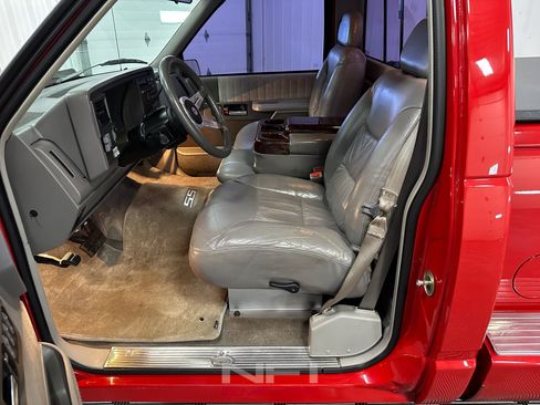 Used 1993 Chevrolet Silverado 1500 454 SS RWD image 25