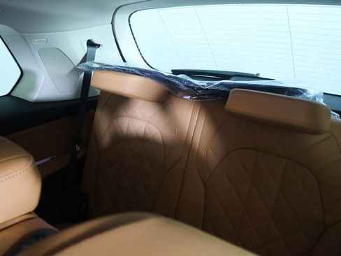 Used 2026 BMW X7 xDrive40i image 17