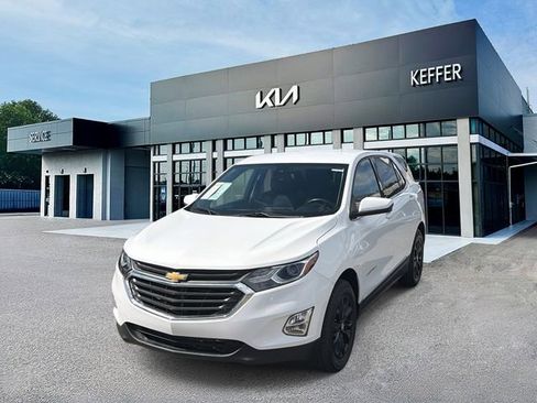 Used 2020 Chevrolet Equinox LT w/ Driver Convenience Package image 1