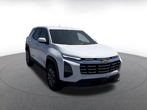 Used 2025 Chevrolet Equinox LT FWD image 3