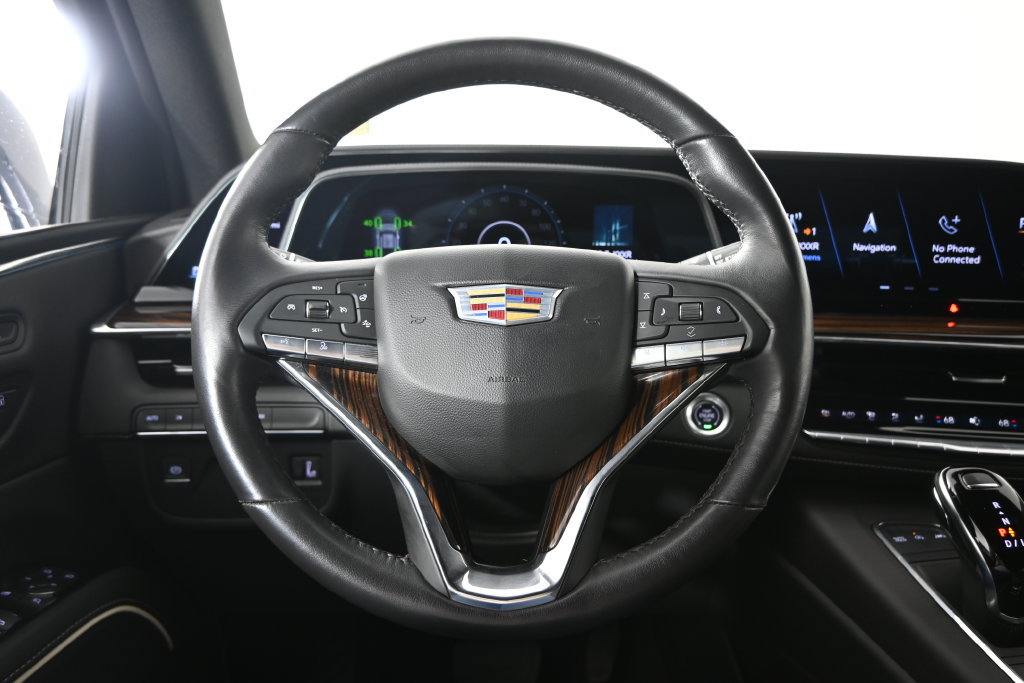 Used 2024 Cadillac Escalade ESV Luxury w/ LPO, Floor Liner Package AWD/4WD image 39