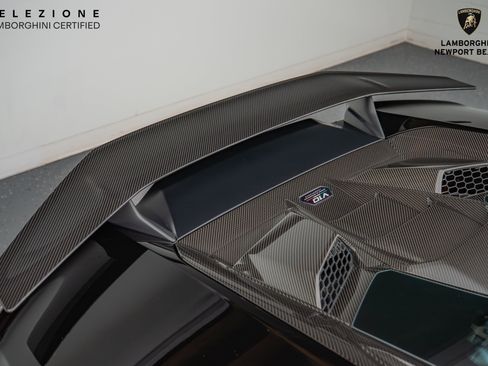 Used 2023 Lamborghini Huracan Tecnica image 6