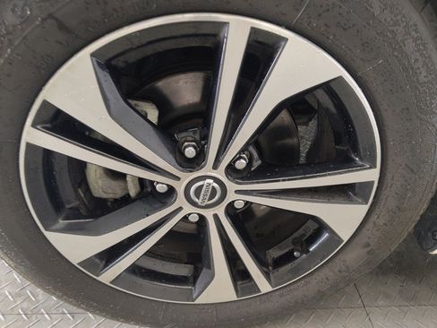 Used 2023 Nissan Sentra SV FWD image 31