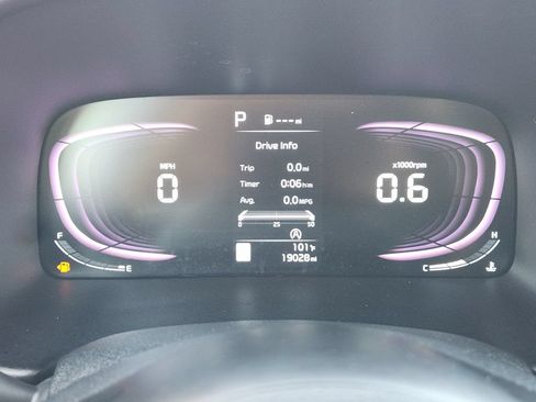 Certified 2025 Kia Soul LX w/ LX Technology Package FWD image 6
