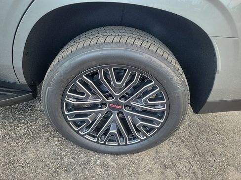 New 2026 GMC Yukon Elevation image 8