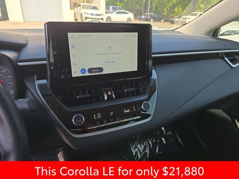 Used 2025 Toyota Corolla LE FWD image 25