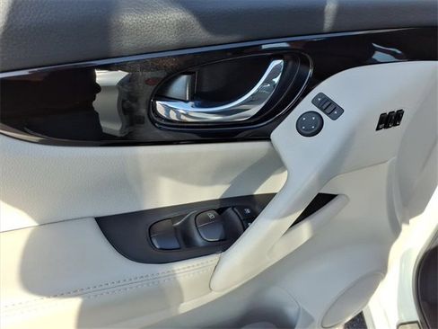 Certified 2022 Nissan Rogue Sport SV w/ Technology Package image 3