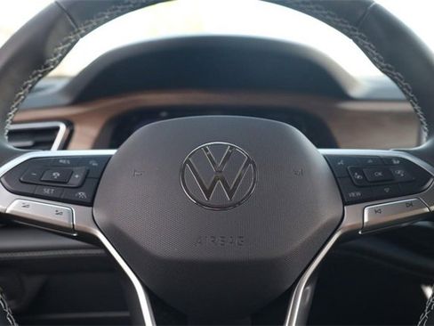 New 2026 Volkswagen Atlas SE image 11