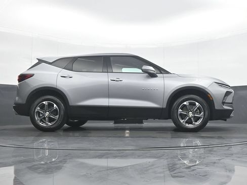 Used 2025 Chevrolet Blazer LT FWD image 32
