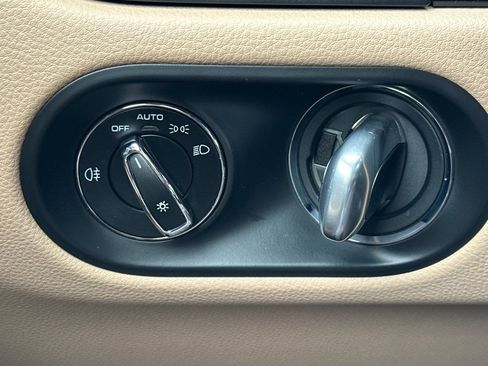 Used 2022 Porsche Macan S image 23