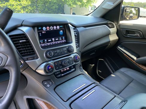 Used 2018 Chevrolet Tahoe Premier AWD/4WD image 25