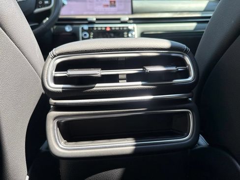 Certified 2025 Genesis GV80 2.5T Advanced AWD/4WD image 25