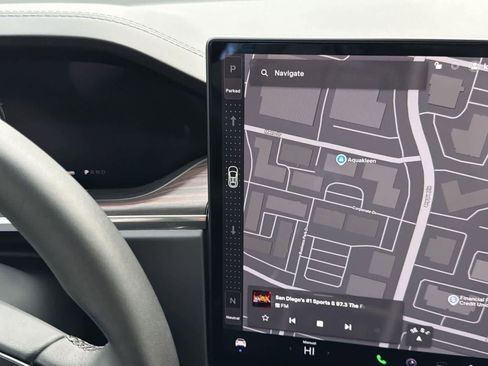 Used 2025 Tesla Model X image 17