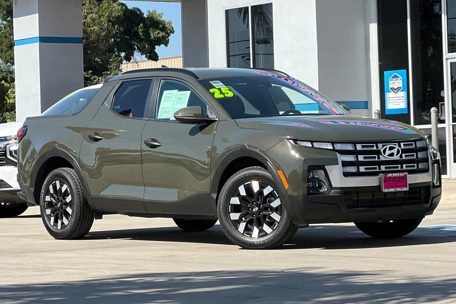 Used 2025 Hyundai Santa Cruz SEL AWD/4WD image 2
