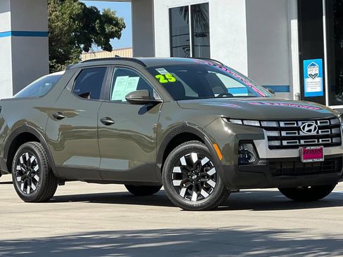 Used 2025 Hyundai Santa Cruz SEL AWD/4WD image 2