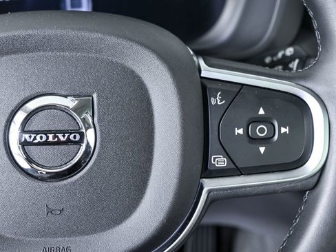 Used 2025 Volvo XC60 B5 Core AWD/4WD image 12