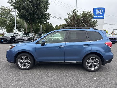 Used 2017 Subaru Forester 2.5i Touring AWD/4WD image 2