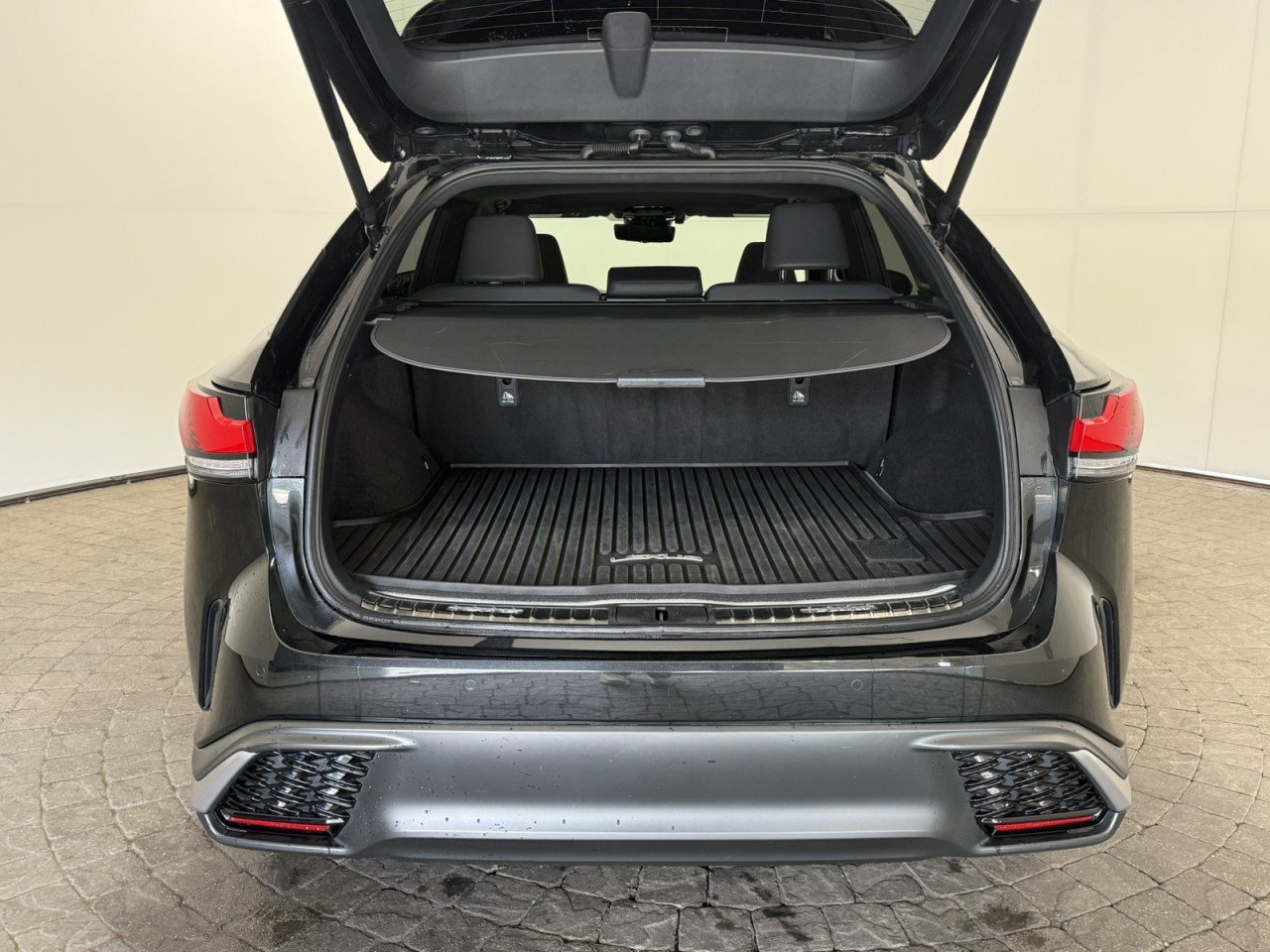 Used 2023 Lexus RX 350 F Sport w/ Accessory Package (Z1) AWD/4WD image 7