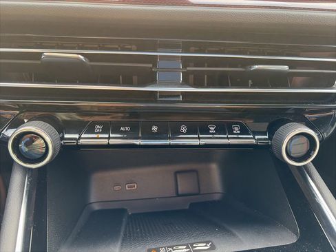 Used 2026 Chevrolet Traverse Z71 w/ Driver Confidence Package image 21