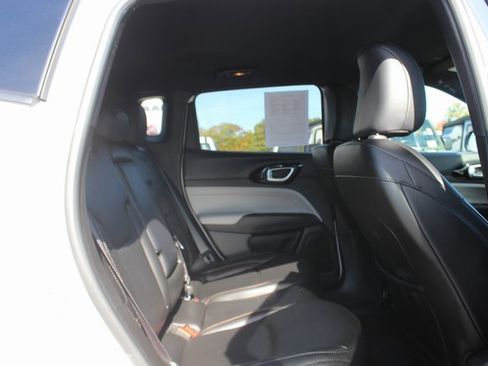 Used 2024 Jeep Compass Limited image 29