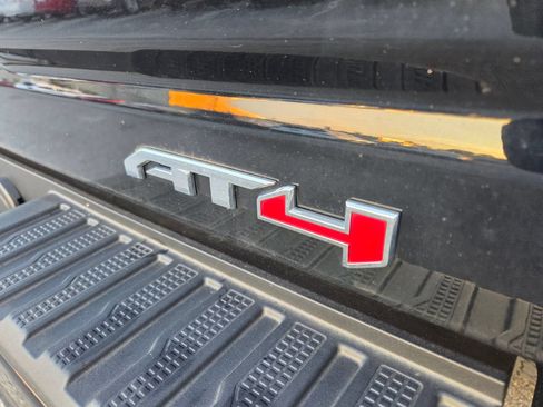 Used 2024 GMC Sierra 2500 AT4 w/ AT4 Premium Plus Package AWD/4WD image 9