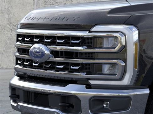 New 2025 Ford F250 Lariat w/ Lariat Ultimate Package image 17