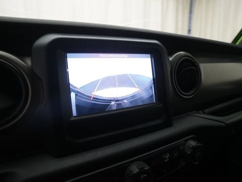 Used 2018 Jeep Wrangler Unlimited Sport S AWD/4WD image 19