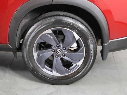 Certified 2024 Nissan Rogue SV FWD image 15
