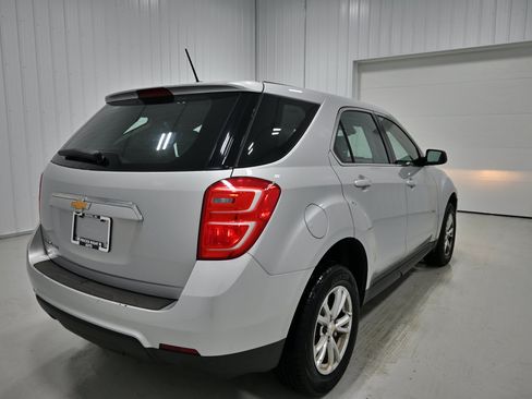 Used 2017 Chevrolet Equinox LS AWD/4WD image 28
