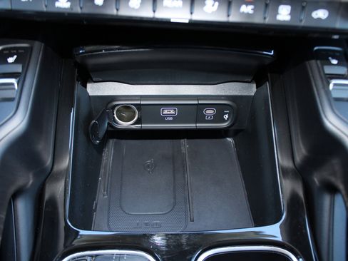 Used 2024 Kia Telluride S image 26