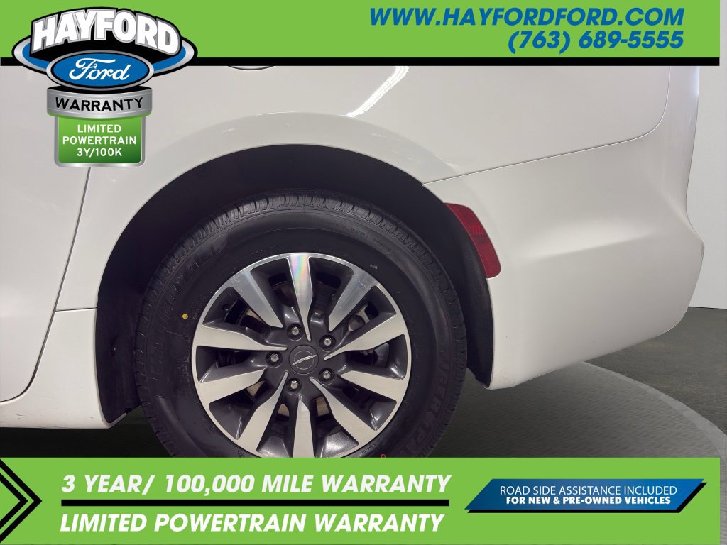 Used 2024 Chrysler Pacifica Limited FWD image 28