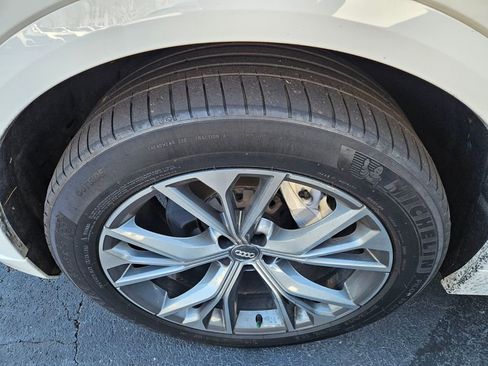 Used 2021 Audi Q8 Premium w/ Black Optic Package image 11