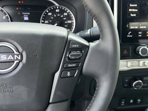 Used 2025 Nissan Frontier SV w/ SV Convenience Package RWD image 12