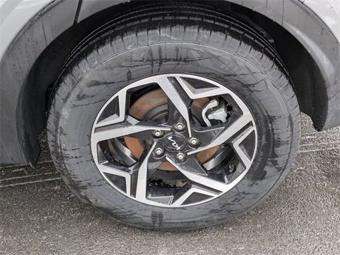 Used 2024 Kia Sportage LX image 25