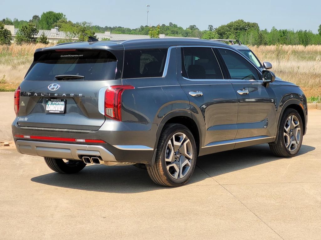 Used 2024 Hyundai Palisade Limited FWD image 4