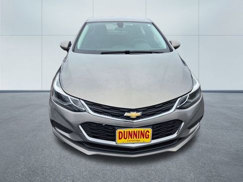 Used 2017 Chevrolet Cruze LT w/ Convenience Package image 2