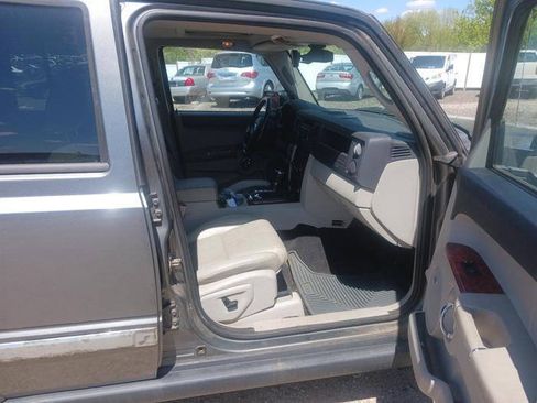 Used 2007 Jeep Commander Limited AWD/4WD image 29
