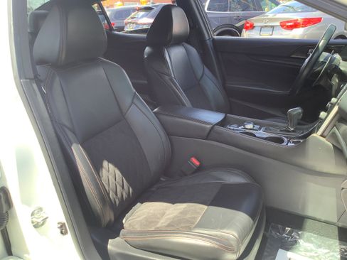 Used 2019 Nissan Maxima SR w/ Premium Package FWD image 17
