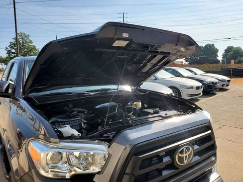 Used 2020 Toyota Tacoma SR w/ SR Convenience Package RWD image 44