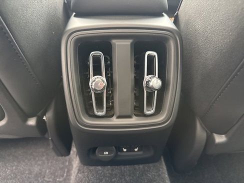 Used 2024 Volvo C40 P8 Recharge Plus w/ Climate Package image 17