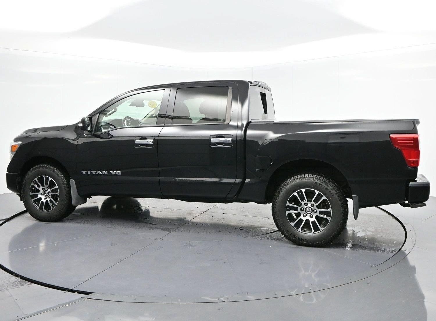 Used 2020 Nissan Titan SV w/ SV Convenience Package AWD/4WD image 4
