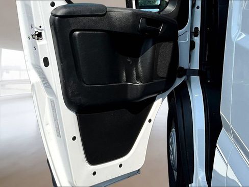 Used 2025 RAM ProMaster 2500 w/ U-Haul Equipment Group FWD image 17
