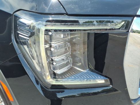 Used 2021 GMC Yukon SLE w/ Gmc Pro Safety Plus Package AWD/4WD image 13