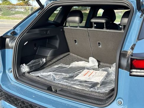 New 2026 Volkswagen Tiguan SE R-Line image 16